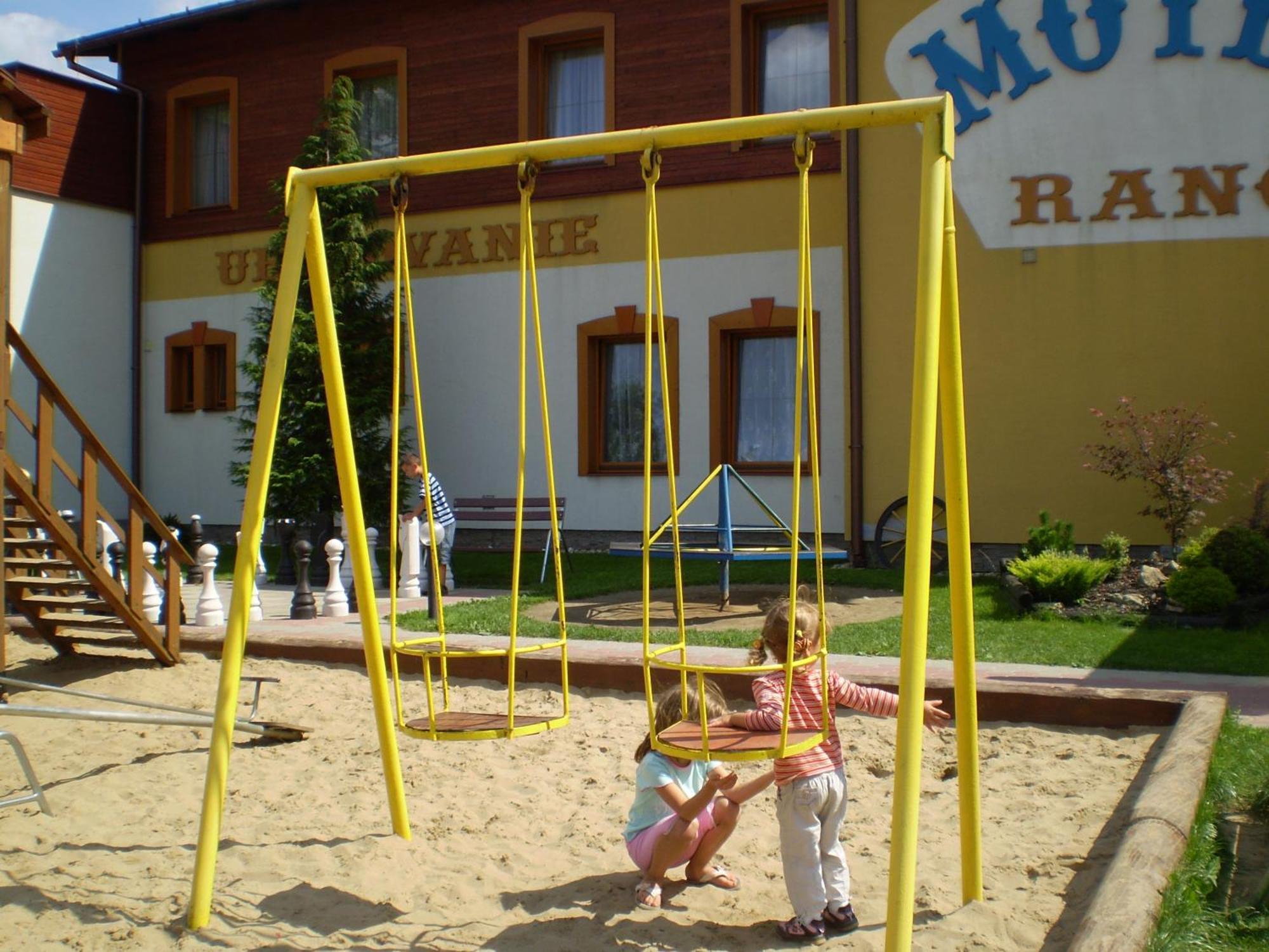 Motel Ranc Ruzomberok Bagian luar foto