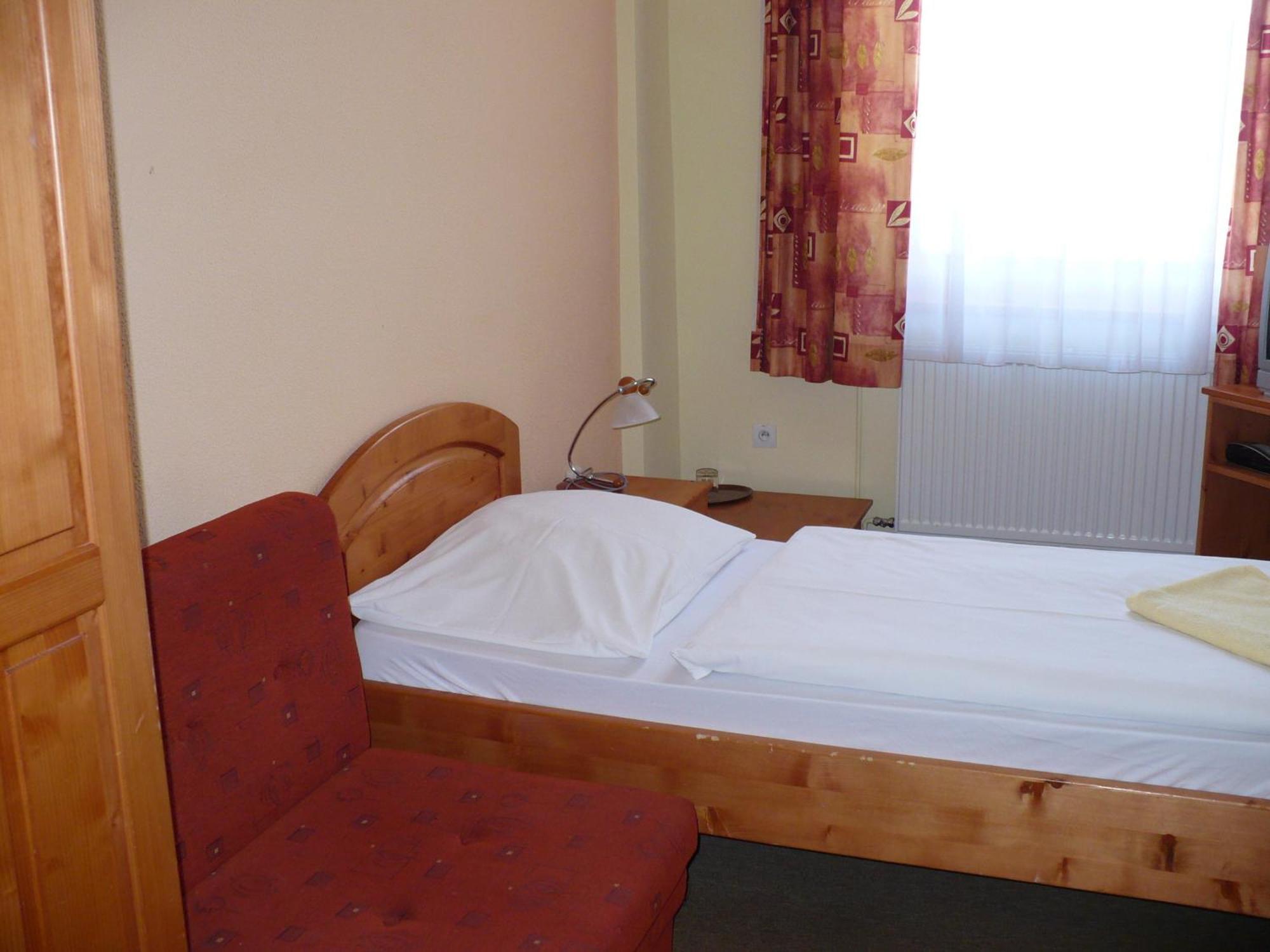 Motel Ranc Ruzomberok Bagian luar foto