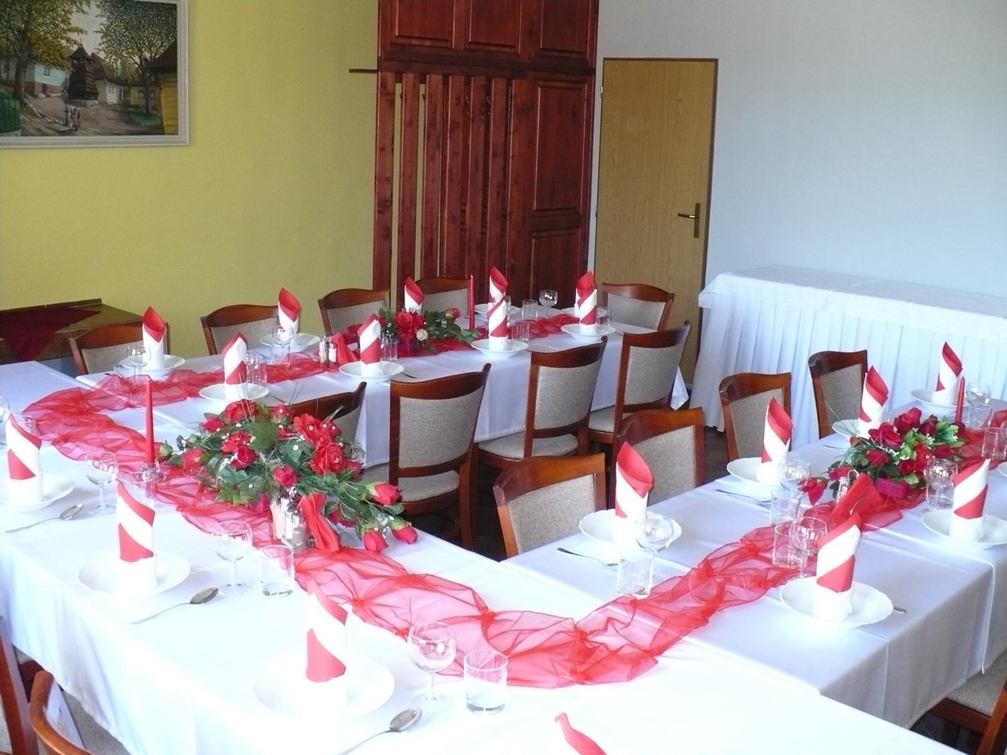 Motel Ranc Ruzomberok Bagian luar foto